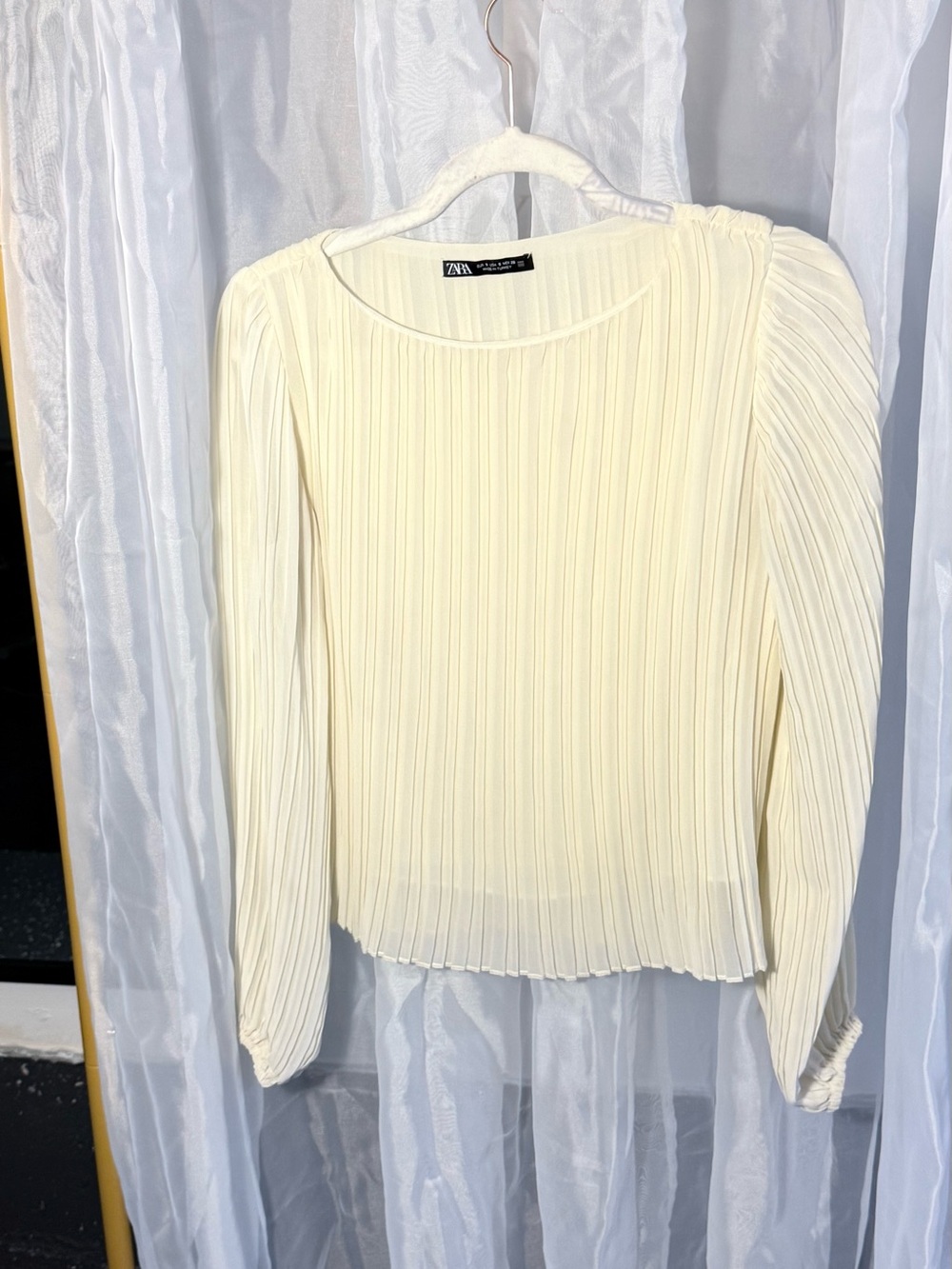 ZARA Cream Pleated Long Sleeve Top with Textured Shoulders